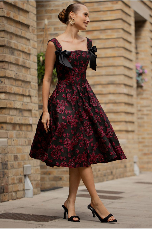Goddiva Review: Celebrity-Inspired Dresses for Every Occasion