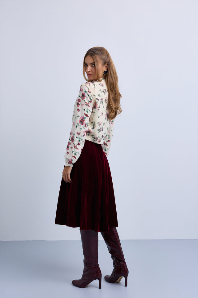 Noir Noir Fashion: Thoughtful Dresses and Tops
