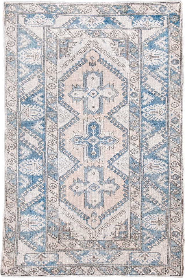 Rug Styling Review: Vintage Rugs at Premium Prices